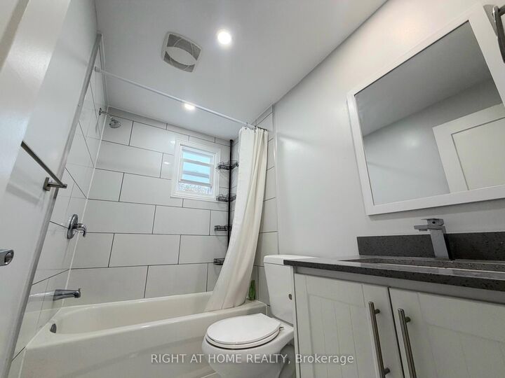 Property Photo:  408 Strathmore Boulevard Upper  ON M4C 1N5 