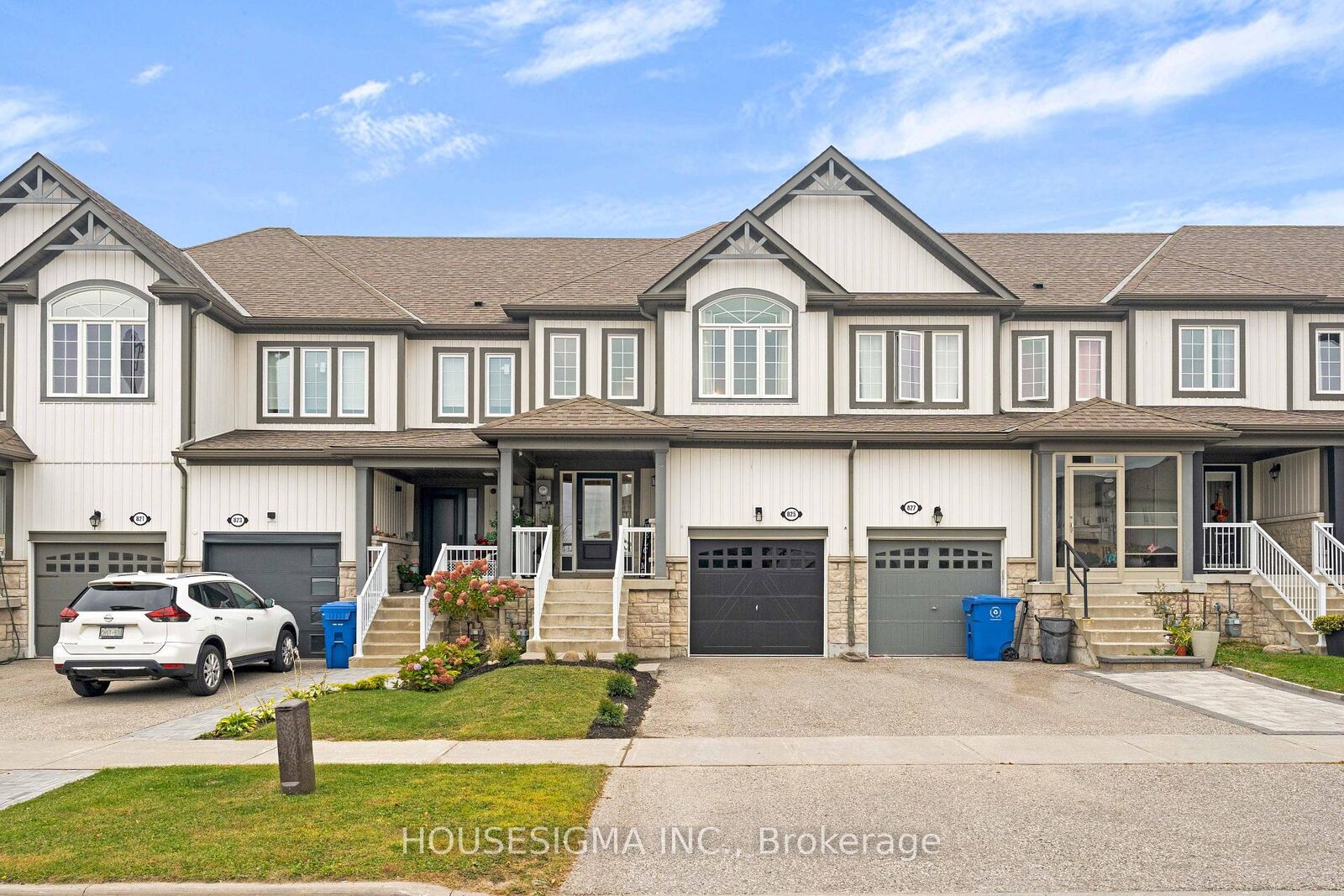 Property Photo:  825 Cook Crescent  ON L0N 1S1 