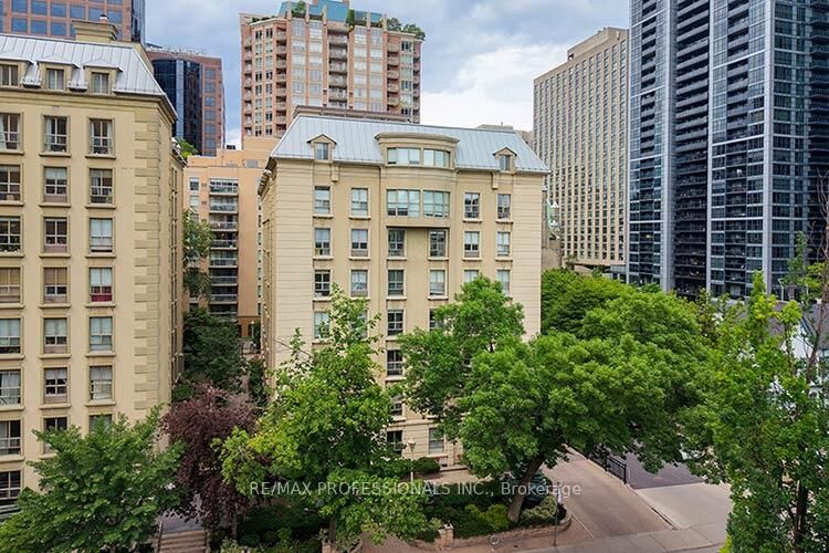 Property Photo: 88 Charles Street E 702 ON M4Y 2W7