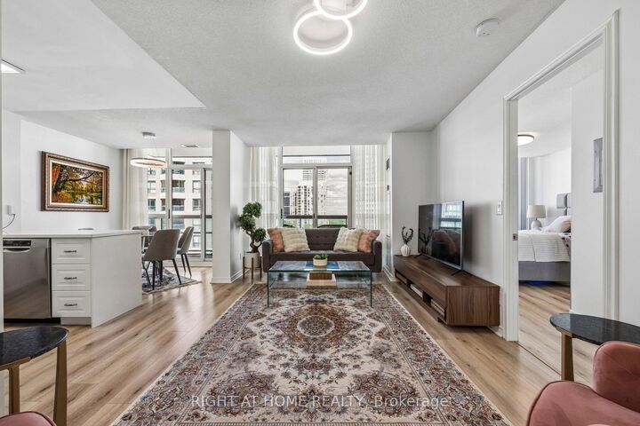 Property Photo:  503 Beecroft Road 1116  ON M2N 0A2 