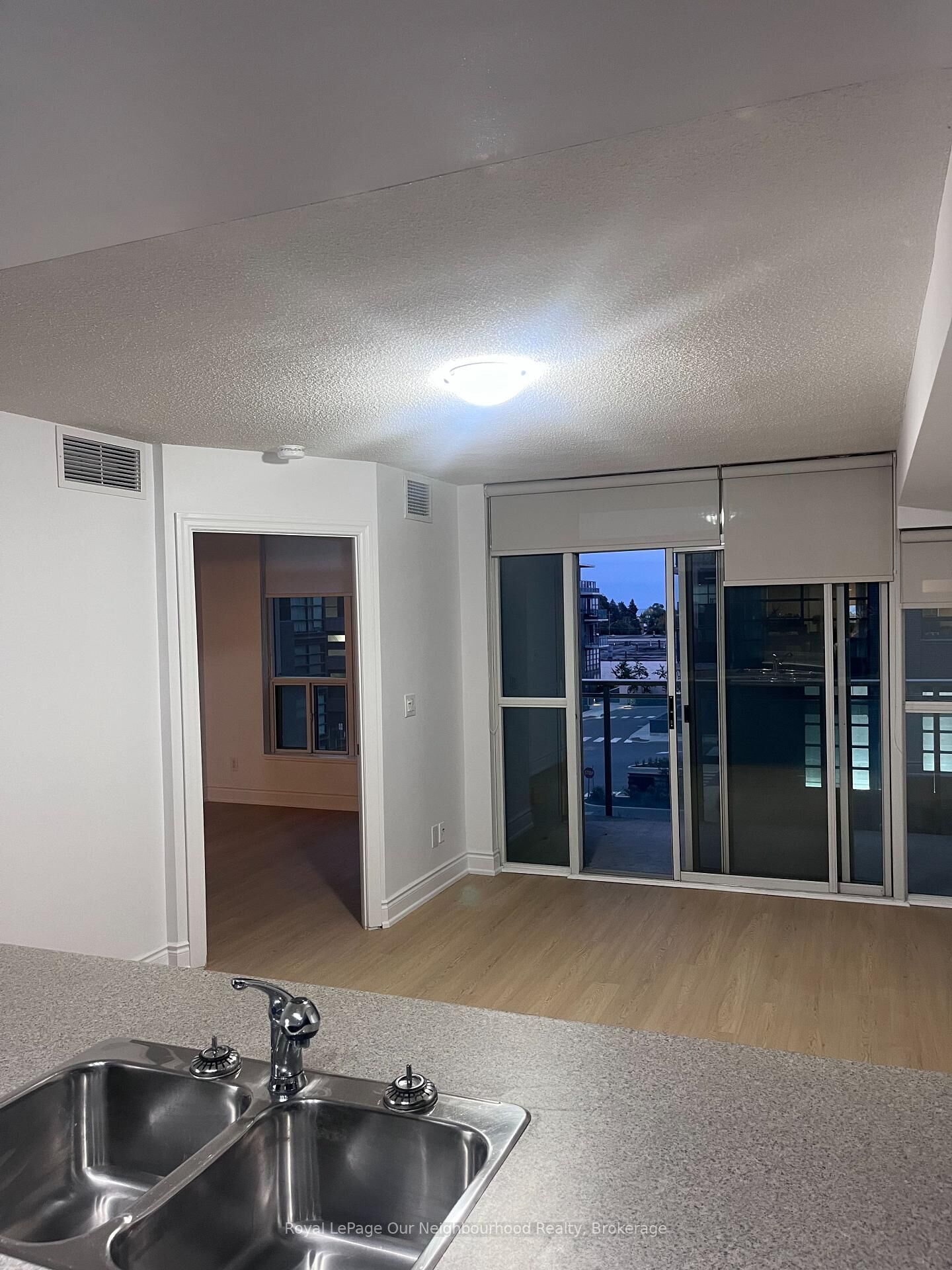 Property Photo:  1600 Charles Street 402  ON L1N 0G4 