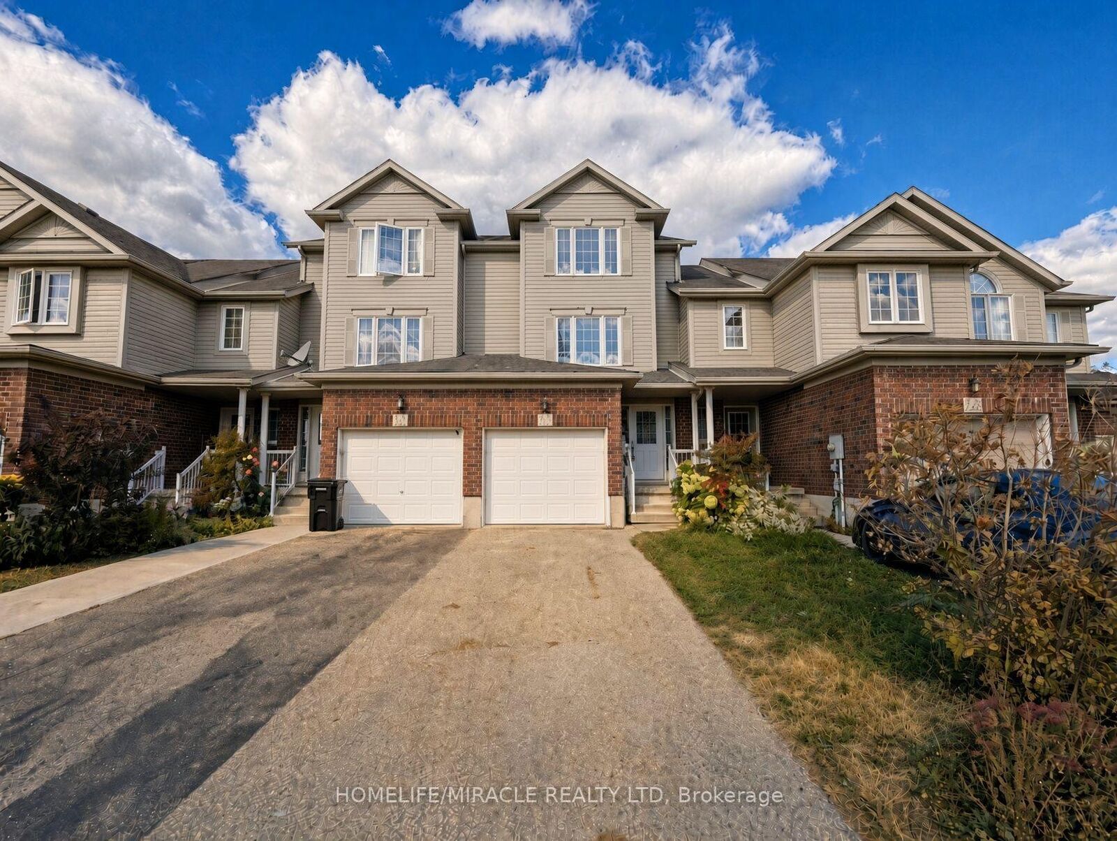 Property Photo:  250 Parkvale Drive  ON N2R 1Y8 