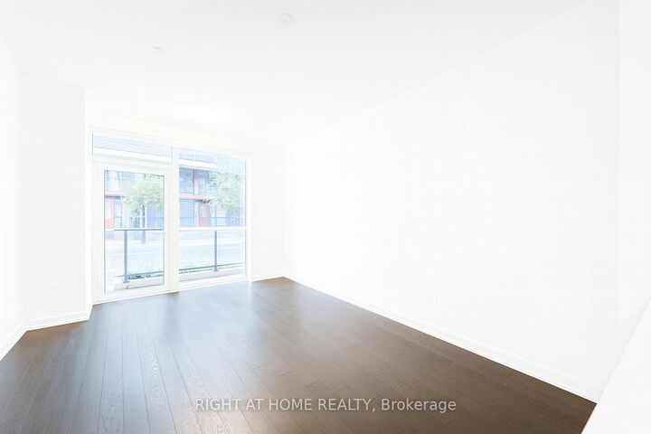 Property Photo:  4055 Parkside Drive Th15  ON L5B 0K8 