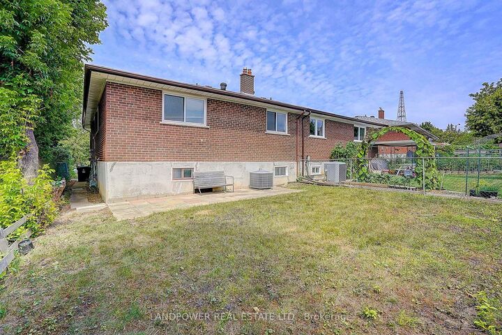 Photo de la propriété: 5 Foxhound Court ON M2H 1W3