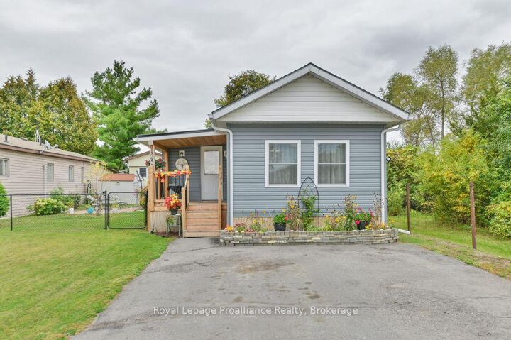 Photo de la propriété:  529 Old Highway 2 N/A 125  ON K8V 5P5 