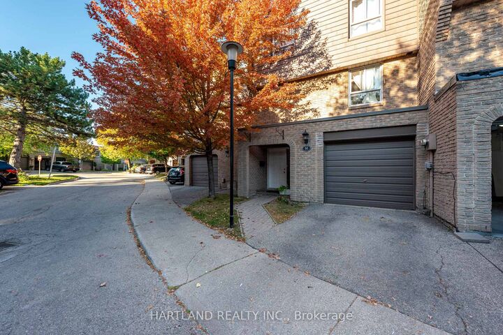 Property Photo:  405 Hyacinthe Boulevard 50  ON L5A 3N1 