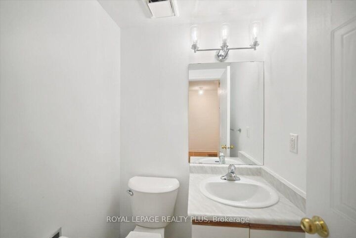 Property Photo:  45 Bristol Road E 15  ON L4Z 3P5 