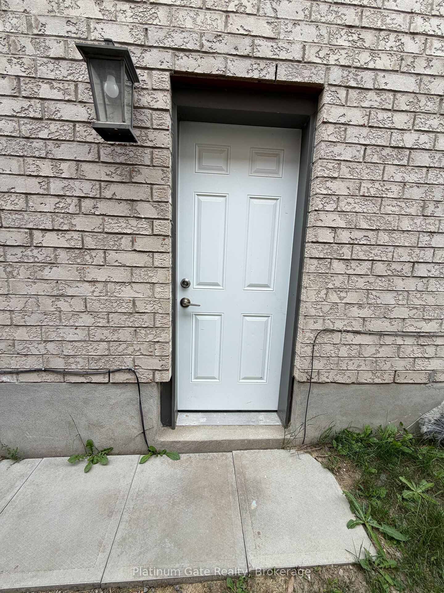 Property Photo:  827 Cedar Parkway  ON N5X 0C3 