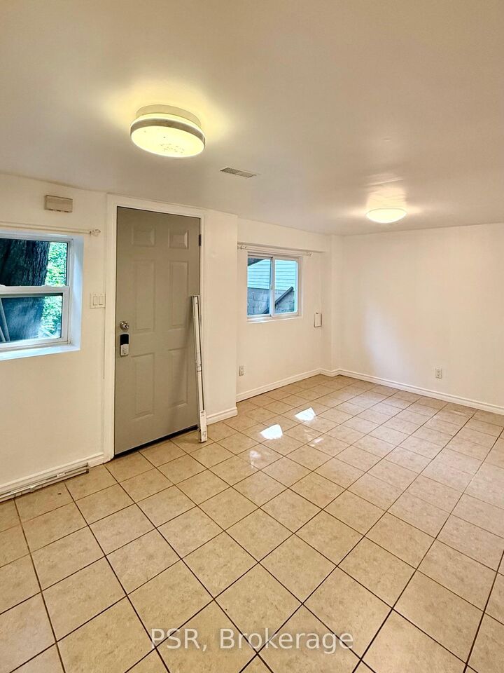 Property Photo:  191 Coxwell Avenue Lower  ON M4L 3B4 
