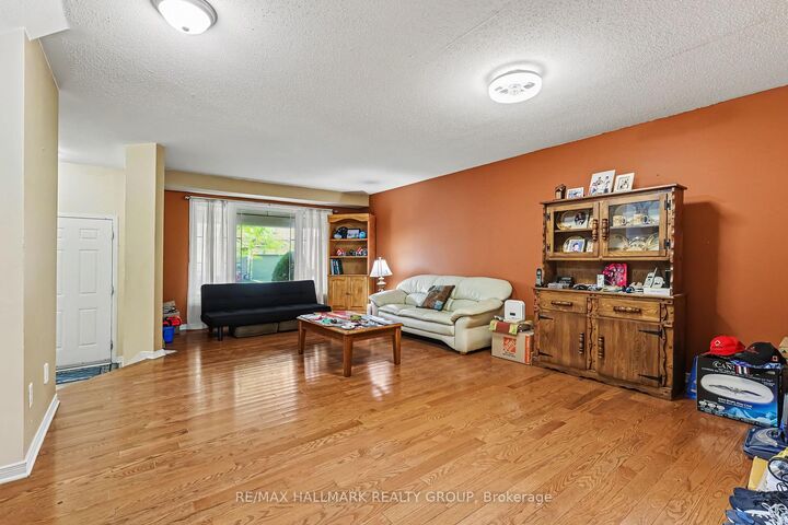 Property Photo:  118 Hollowbrook Drive  ON K2J 5N8 