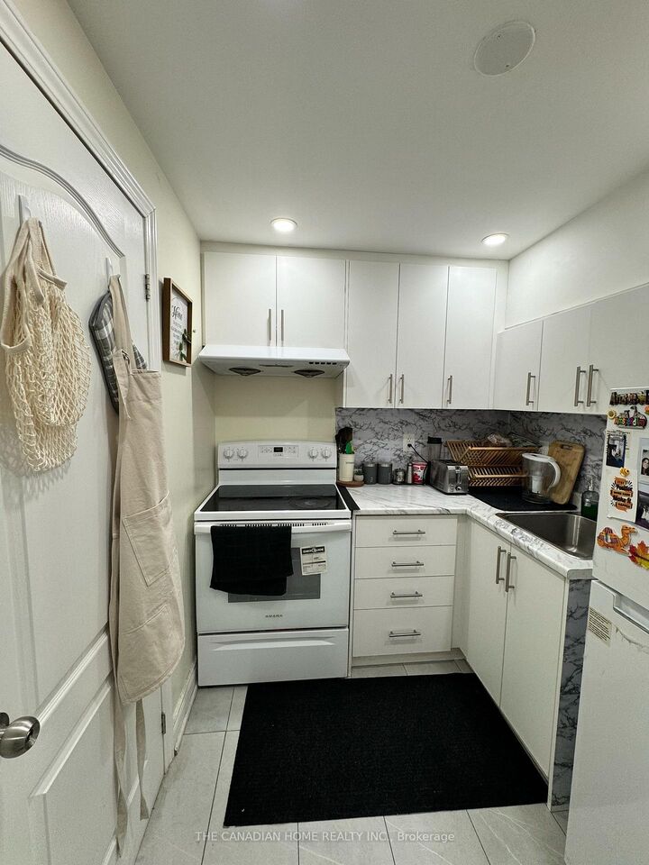 Property Photo:  120 Viceroy Crescent  ON L7A 1V4 