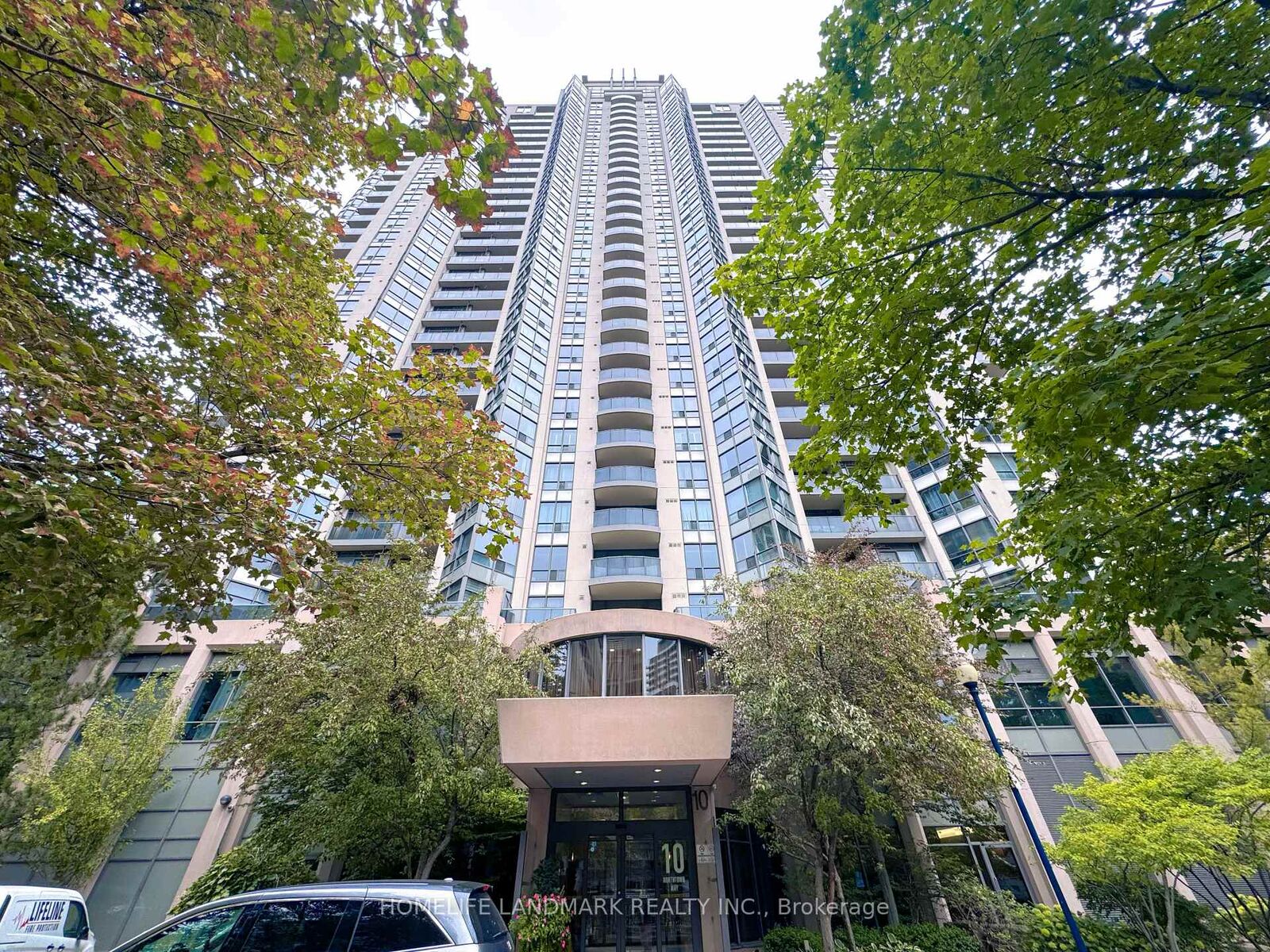 Property Photo:  10 Northtown Way 2213  ON M2N 7L4 