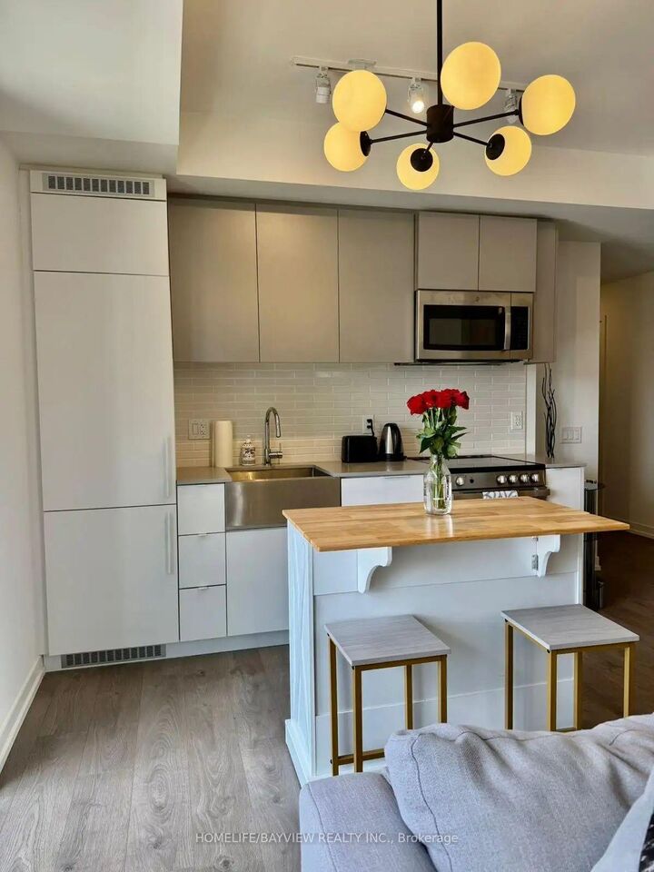 Property Photo:  270 Dufferin Street 1201  ON M6K 1Z6 