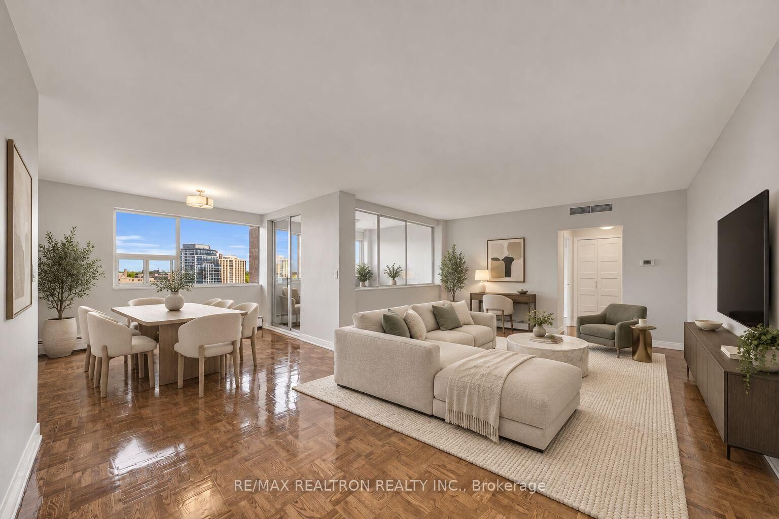 Property Photo:  9 Deer Park Crescent 1002  ON M4V 2C4 