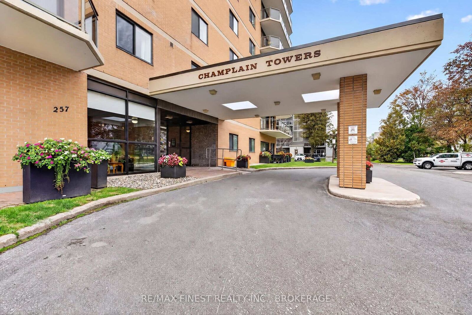 Property Photo: 257 Bath Road 502 ON K7M 7T3