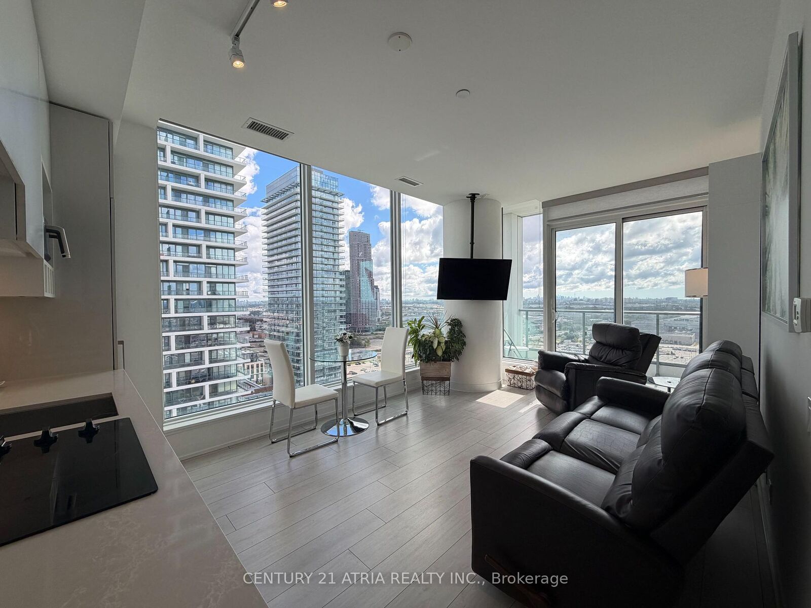 Property Photo:  898 Portage Parkway 2303  ON L4K 0J6 