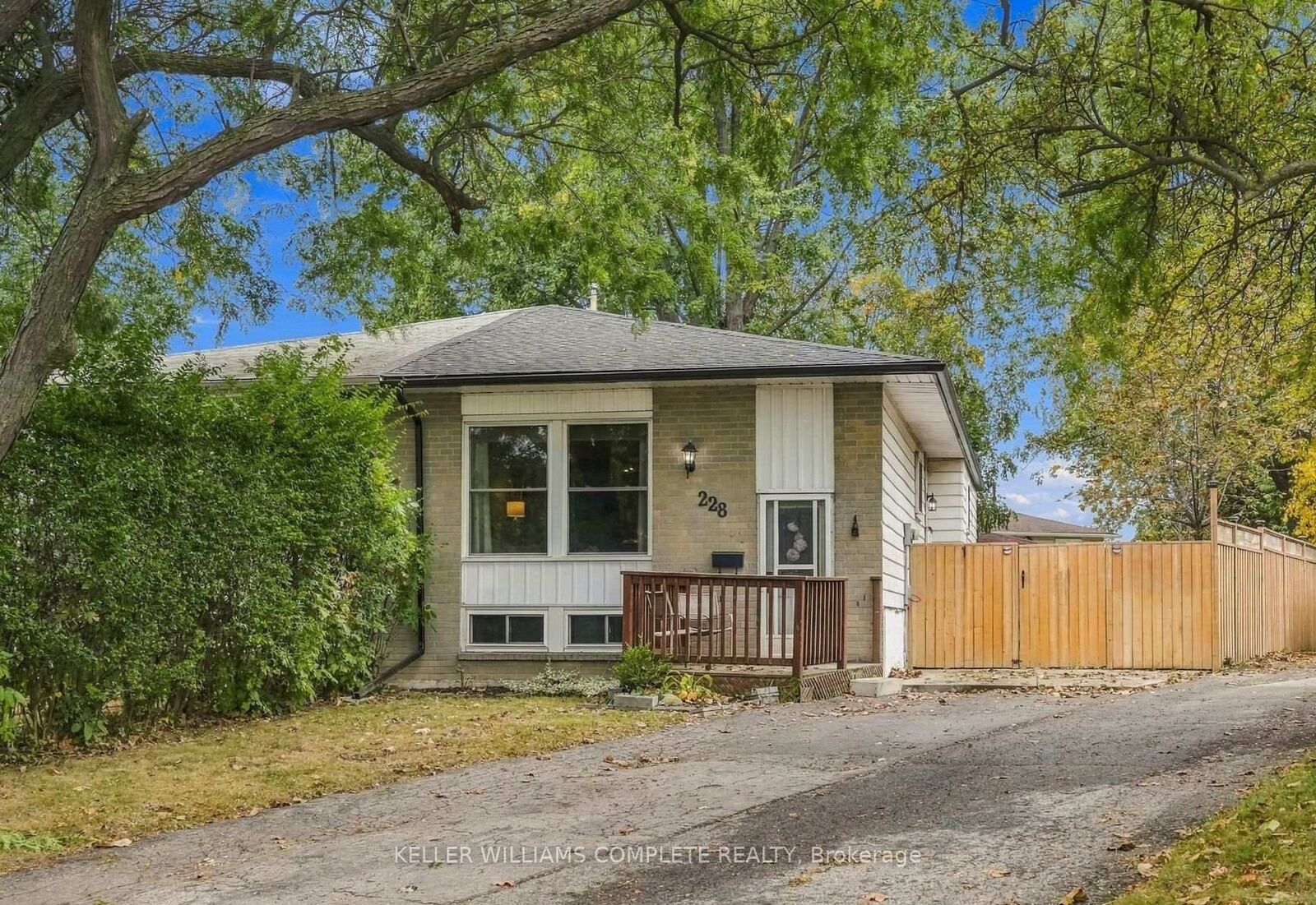 Property Photo:  228 Golden Orchard Drive  ON L9C 6J7 