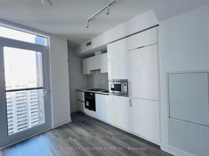 Property Photo:  238 Simcoe Street 2603  ON M5T 3B9 