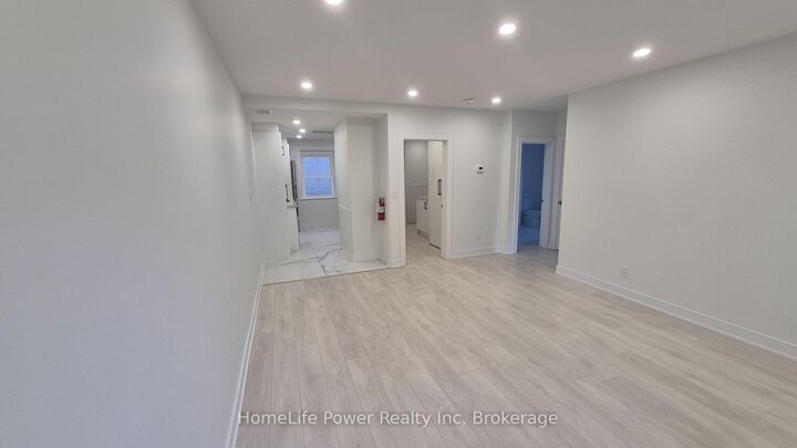 Property Photo:  35 Wellington Street 1U  ON N3P 1S8 