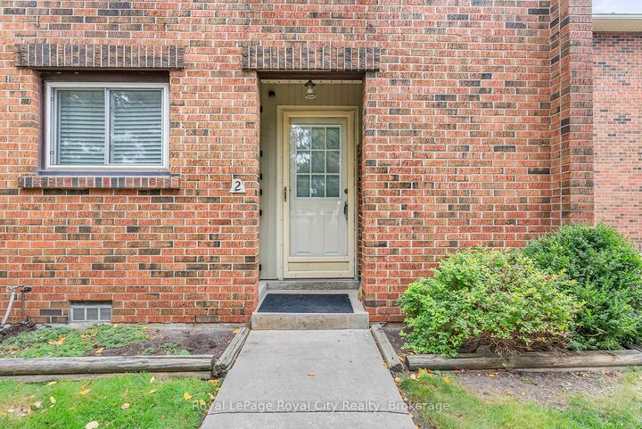 Property Photo:  201 Silvercreek Parkway N 62  ON N1H 3T4 