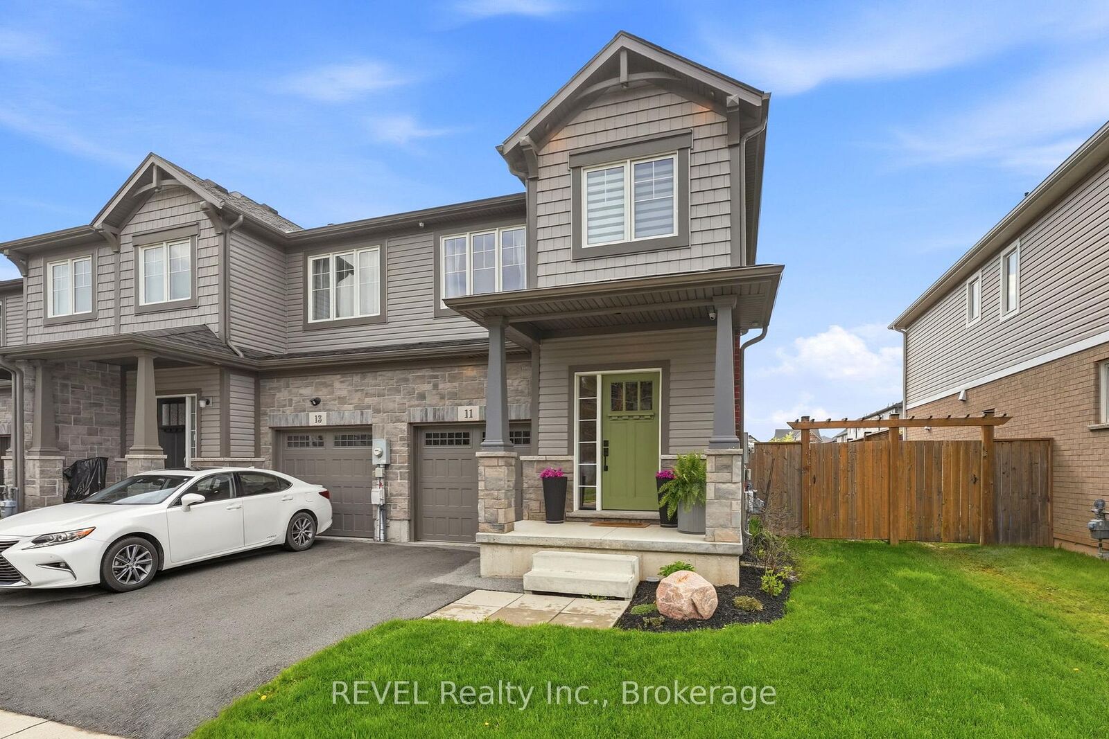 Property Photo:  11 Lymburner Street  ON L0S 1E6 