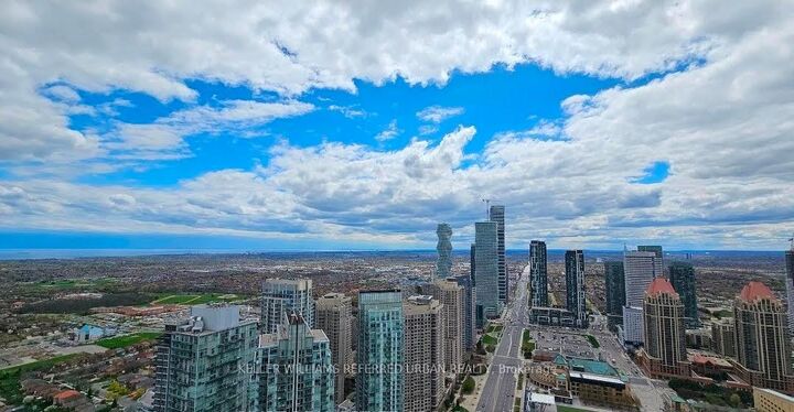 Property Photo:  4015 The Exchange Drive 2405  ON L5B 1M7 