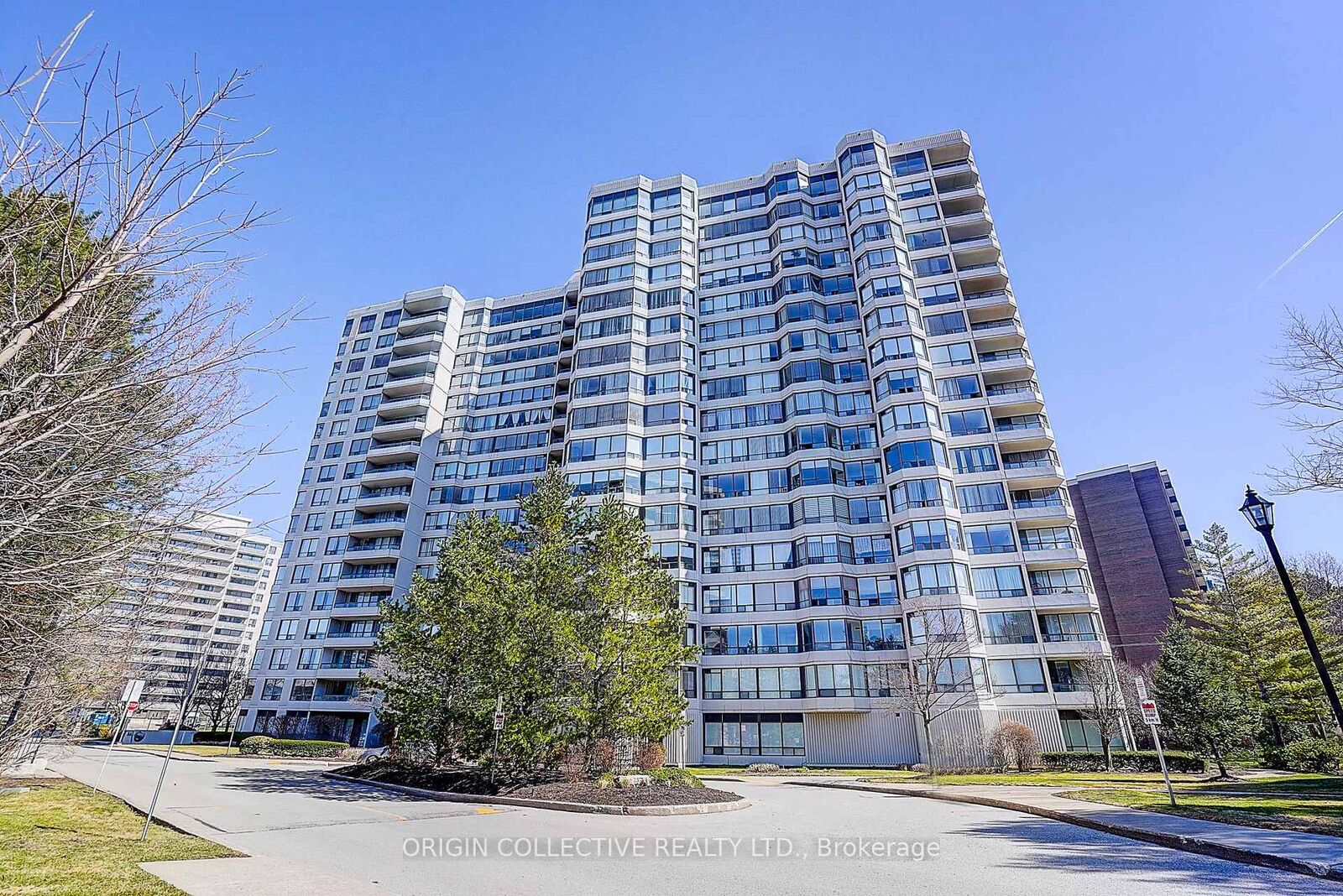Property Photo:  1101 Steeles Avenue W Ph111  ON M2R 3W5 