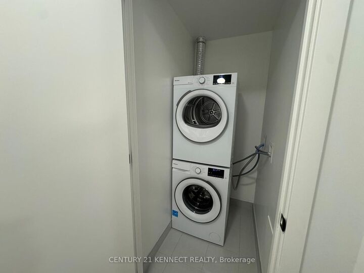 Property Photo:  91 Montclair Avenue 527  ON M5P 0B1 