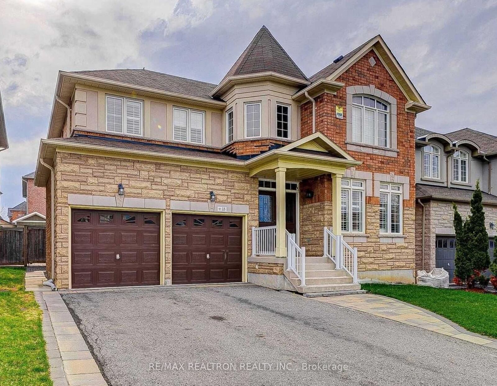 Property Photo:  18 Horsley Court  ON L4G 0H7 
