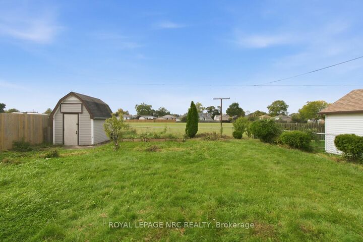 Property Photo:  65 Golden Boulevard W  ON L3B 1H5 