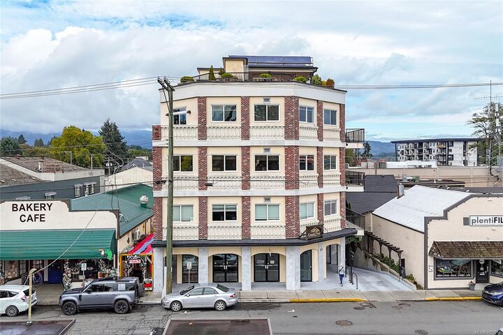 Property Photo:  177 Kenneth St #401  BC V9L 1N5 