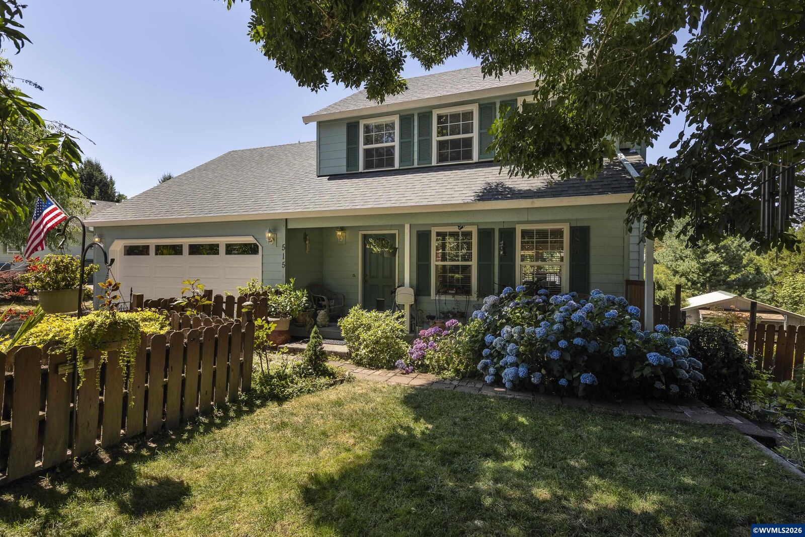 Property Photo:  515 SE Palmer Ln  OR 97114 