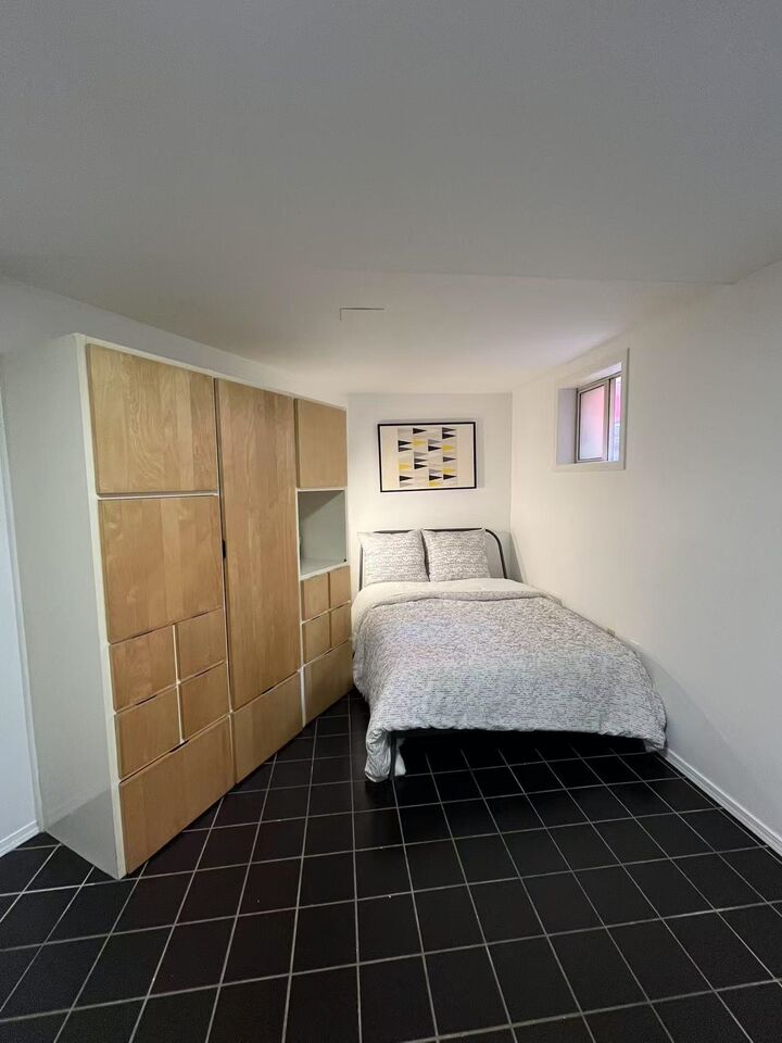 Property Photo:  1517 Comox Street 5  BC V6G 1P3 
