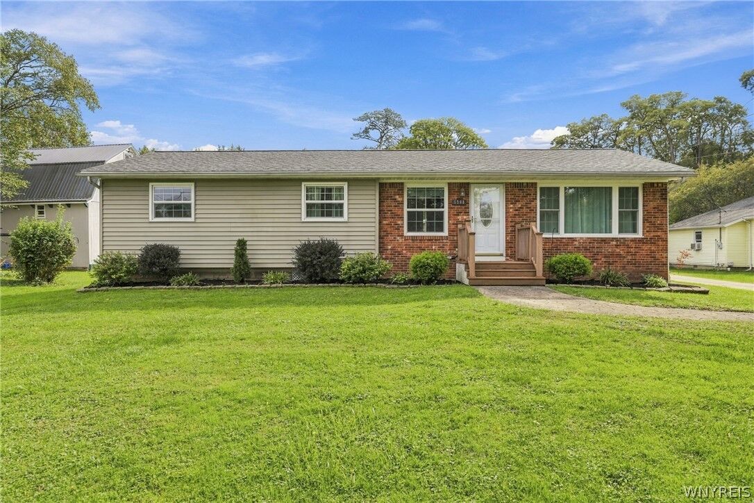 Property Photo: 5808 Tonawanda Creek N Road NY 14094