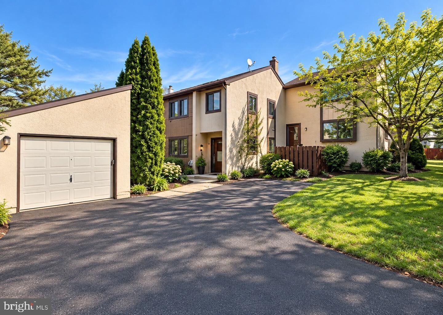 Property Photo: 110 Palace Court PA 18914