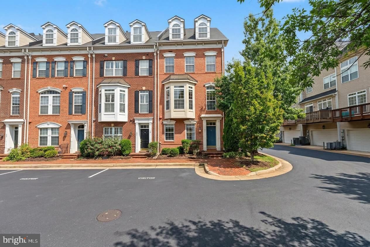 Property Photo:  325 Fucci Court  VA 22304 