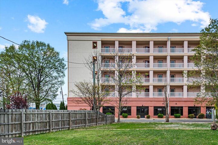 Property Photo:  103 N Irving Avenue 406  VA 22443 