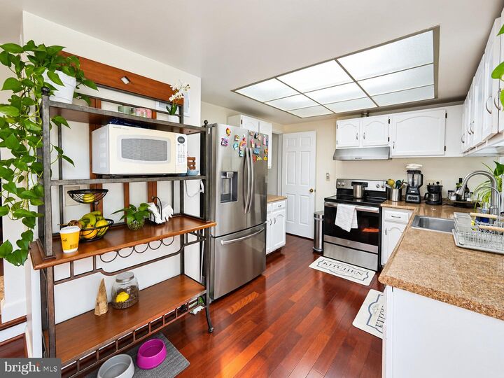 Property Photo:  19225 Dunbridge Way  MD 20886 