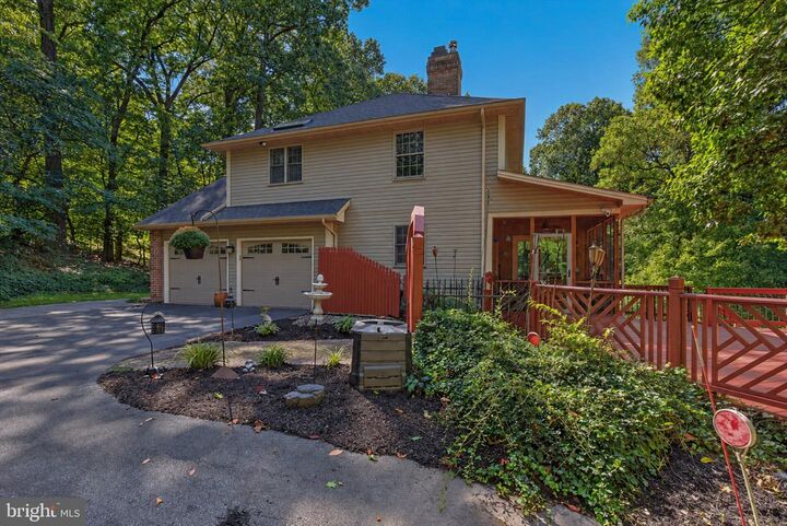 Property Photo: 46 Hillcrest Drive PA 17057