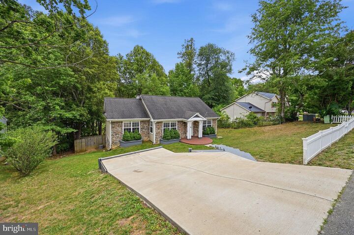 Property Photo: 28 Cherry Laurel Drive VA 22405
