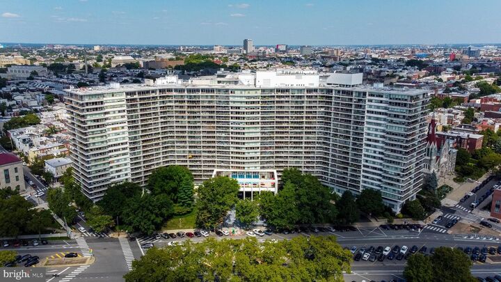 Property Photo:  2401 Pennsylvania Avenue 14B26  PA 19130 
