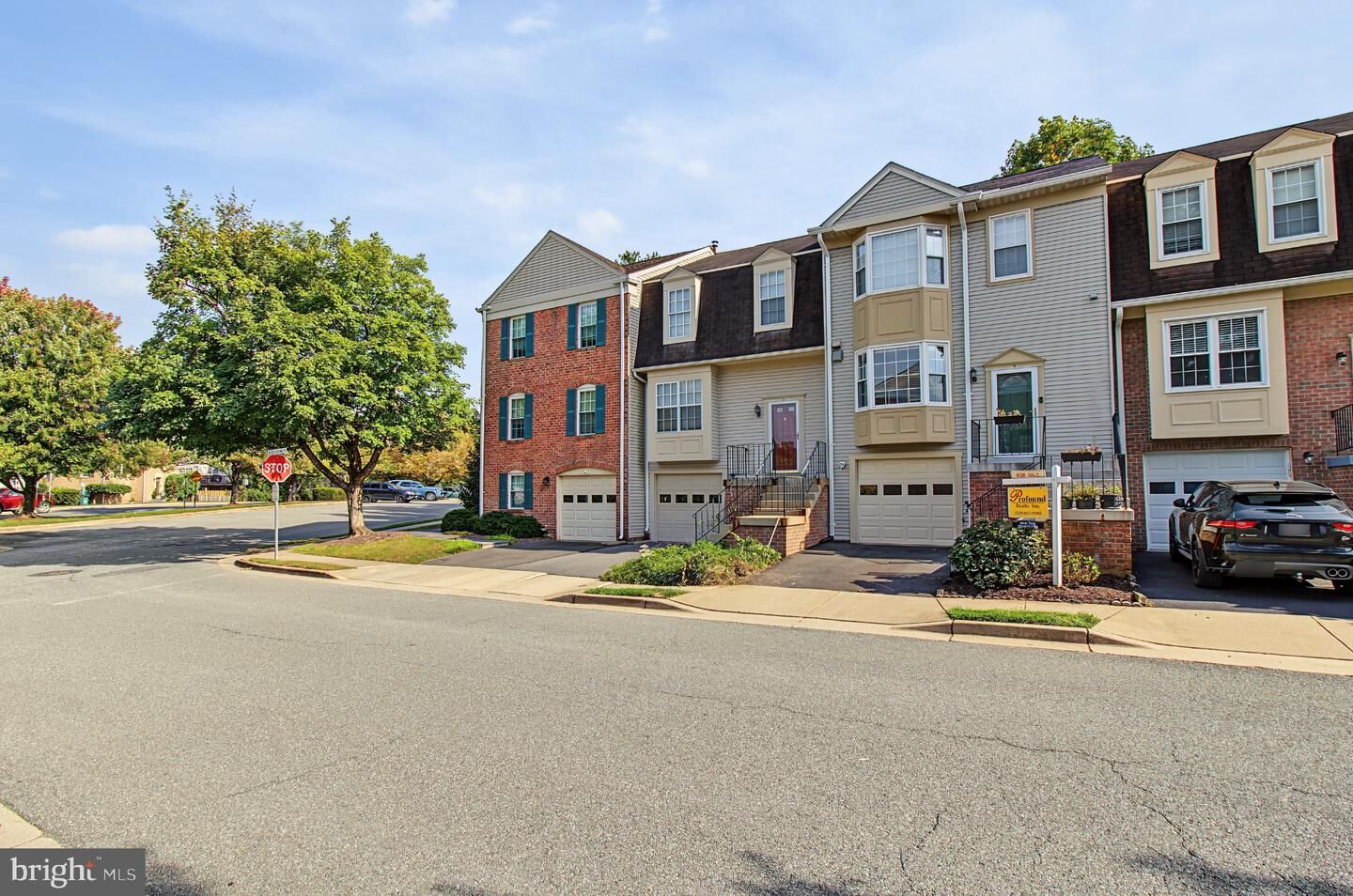 Property Photo:  5 Lazy Hollow Way  MD 20878 