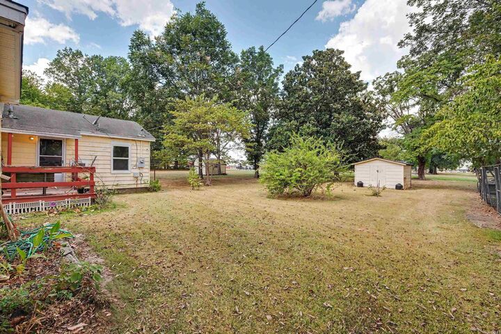 Property Photo:  1020 College St  AR 72366 