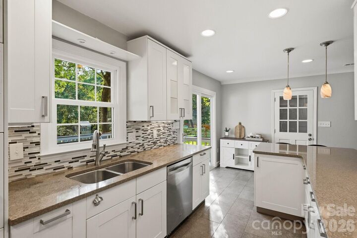 Property Photo:  6213 Bevington Place  NC 28277 