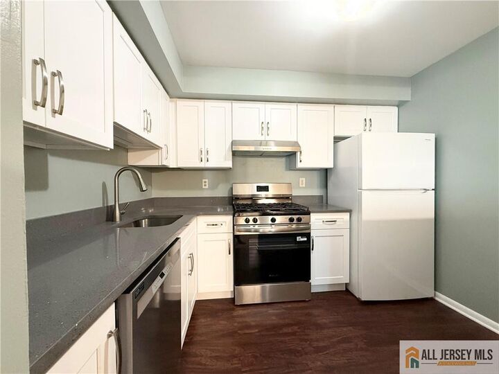 Property Photo:  112 Lowell Court 8  NJ 08540 