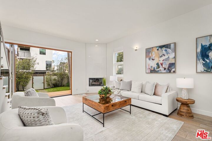 Property Photo:  28 Westwind St  CA 90292 
