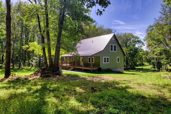 Property Photo:  8235 Pleasant Chapel SE Road  OH 43056 