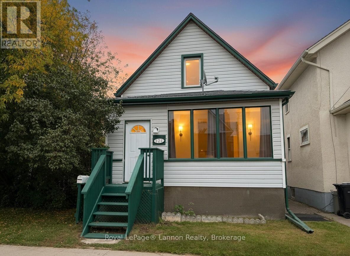 Property Photo: 224 McKellar Street South ON P7E 1H7