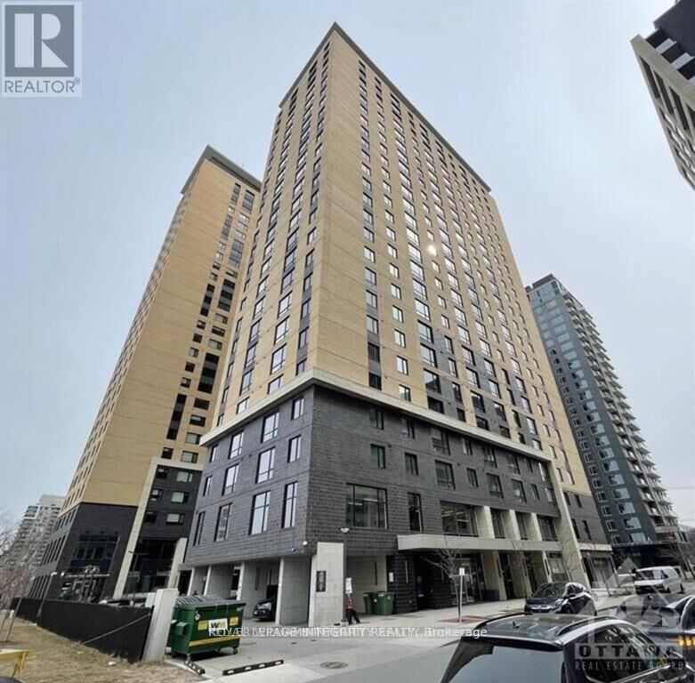 Property Photo:  105 Champagne Avenue 1812  ON K1S 5E5 