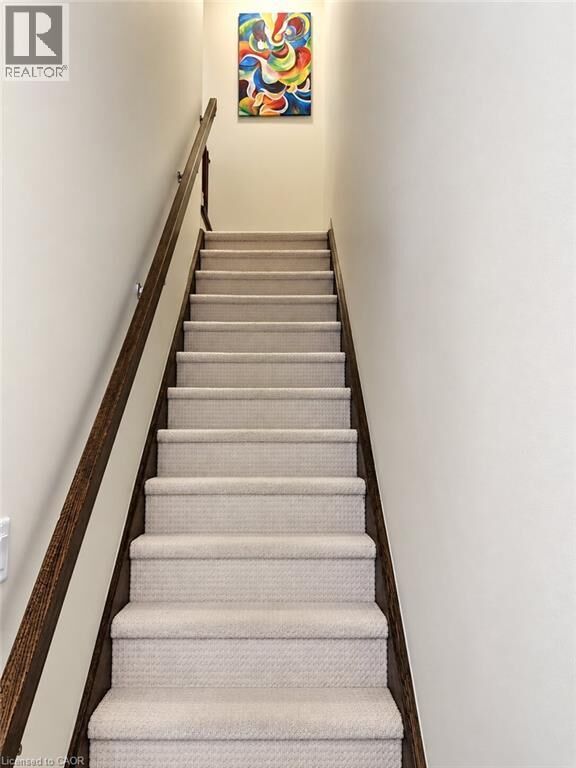 Property Photo:  9 Hyde Park Mews  ON N2H 0B2 